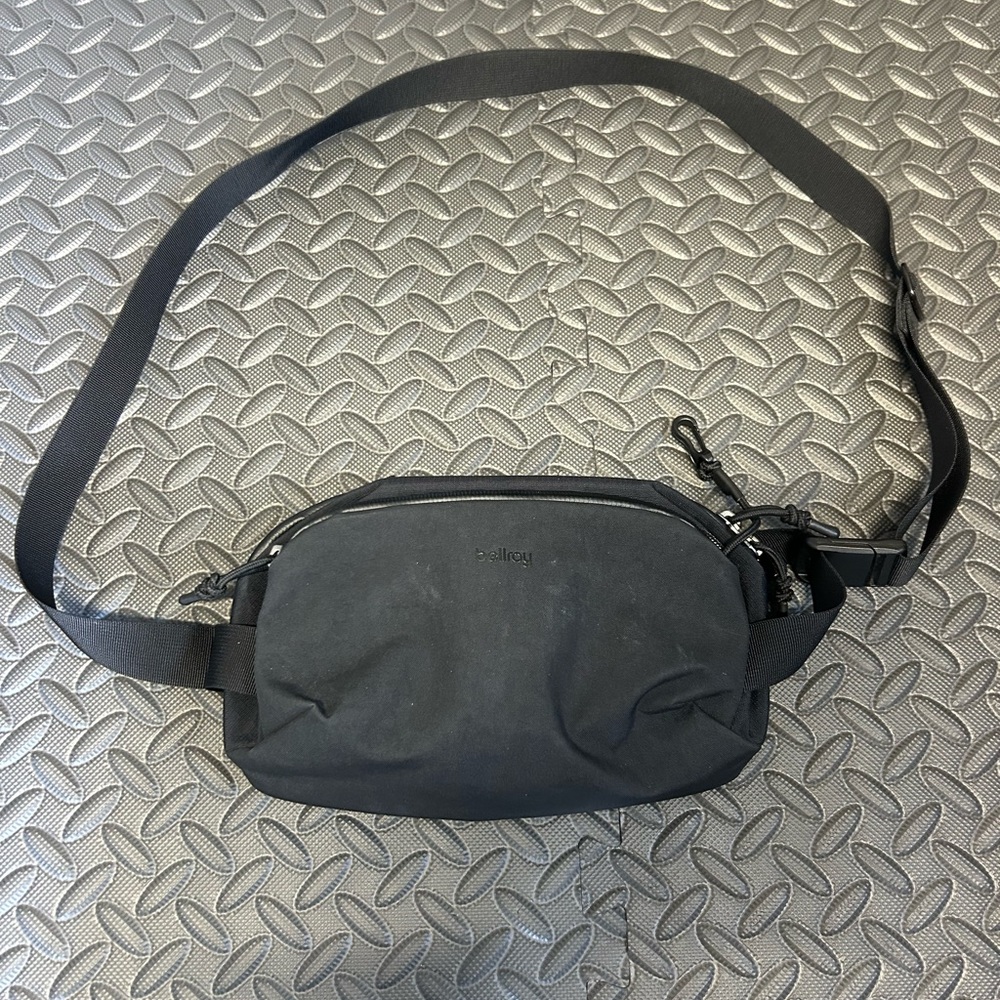 Bellroy Black Venture Ready Sling Bag 2.5 L